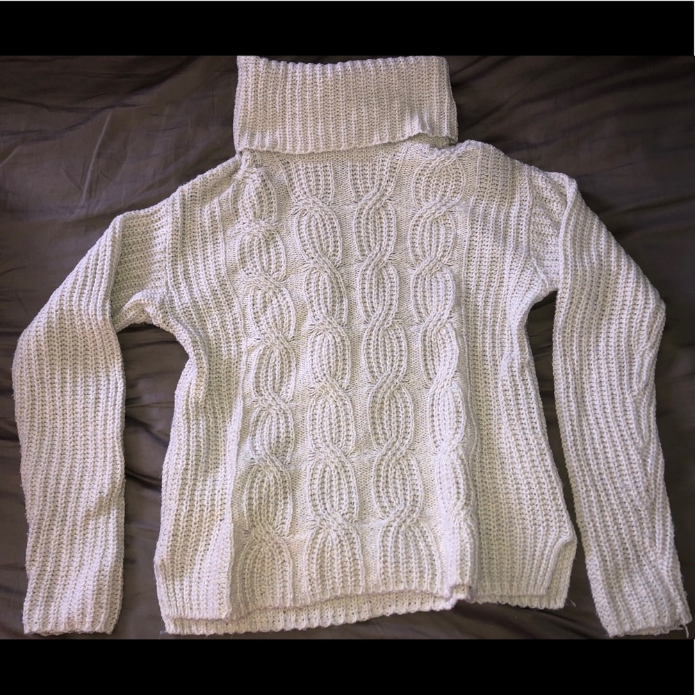 Women’s turtleneck sweater, textured, patterned